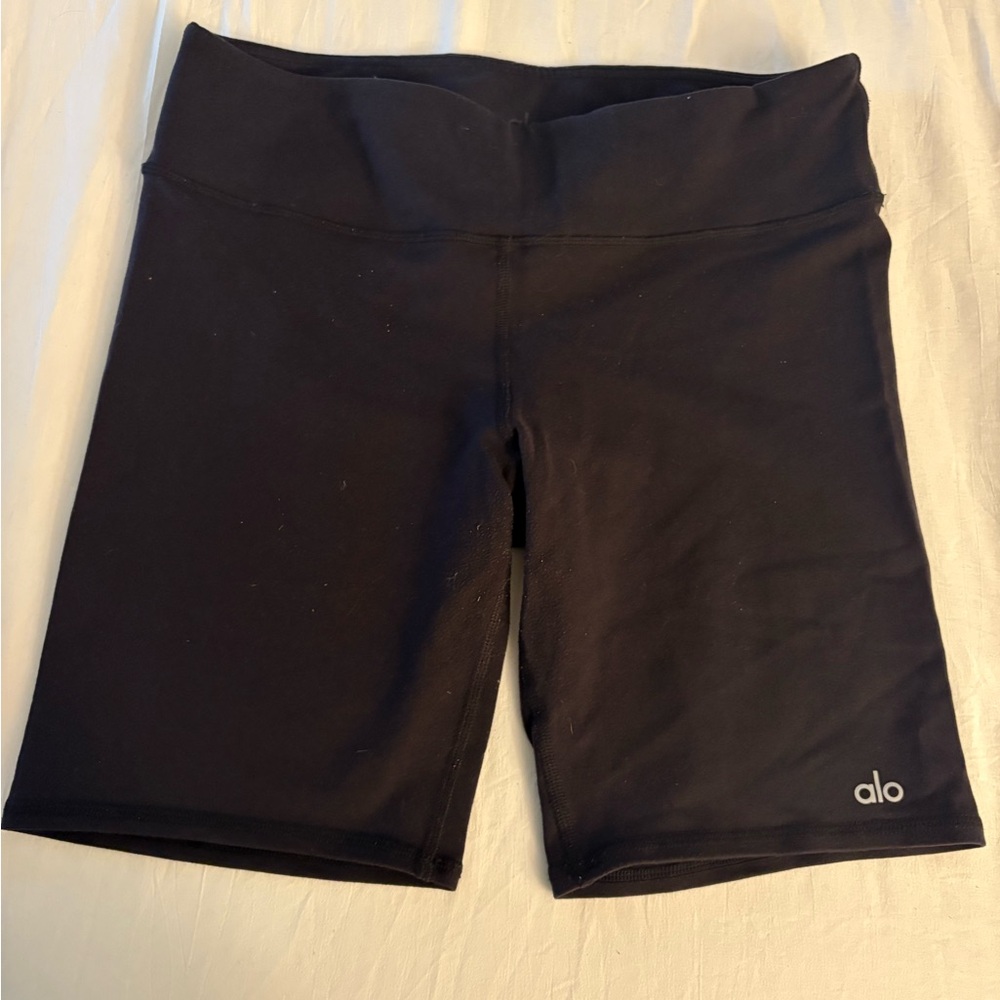ALO Yoga Black Bike Shorts Moisture-Wicking Mid-Thigh 7”
